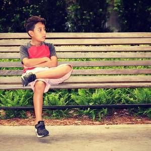 Meet your Posher, Deaved sebastian